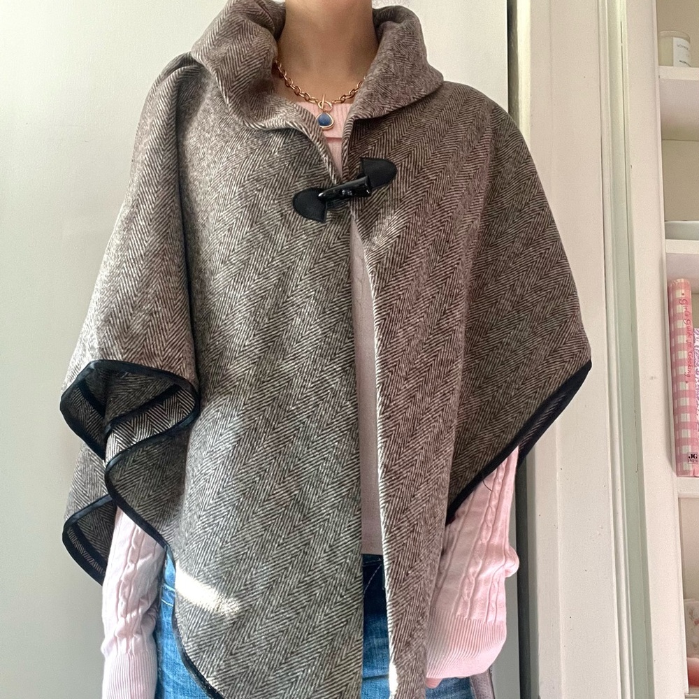 Women's Herringbone Poncho Sweater - Brown